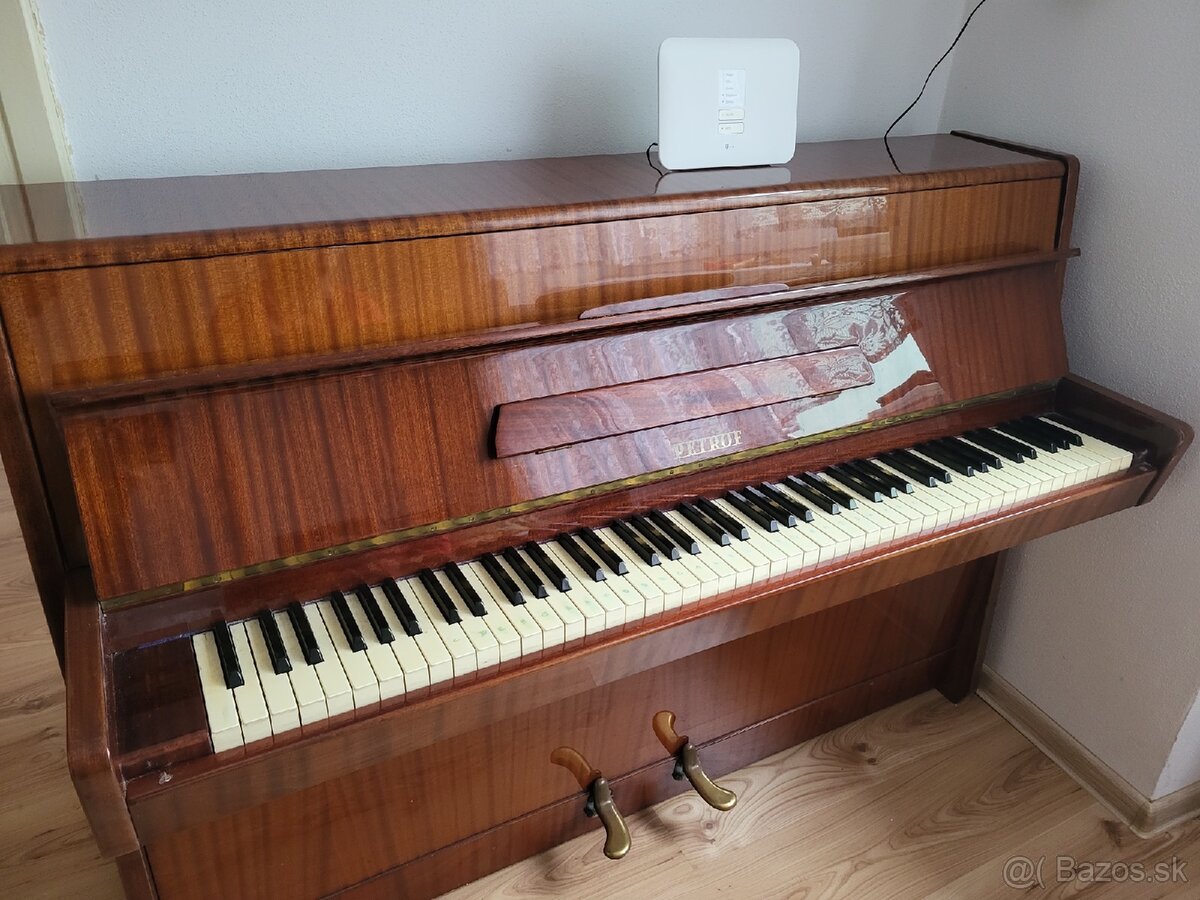 PIANO Petrof - 2