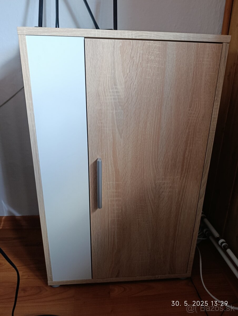 Predám obývaciu stenu. Bud vcelku alebo samostatne - 2