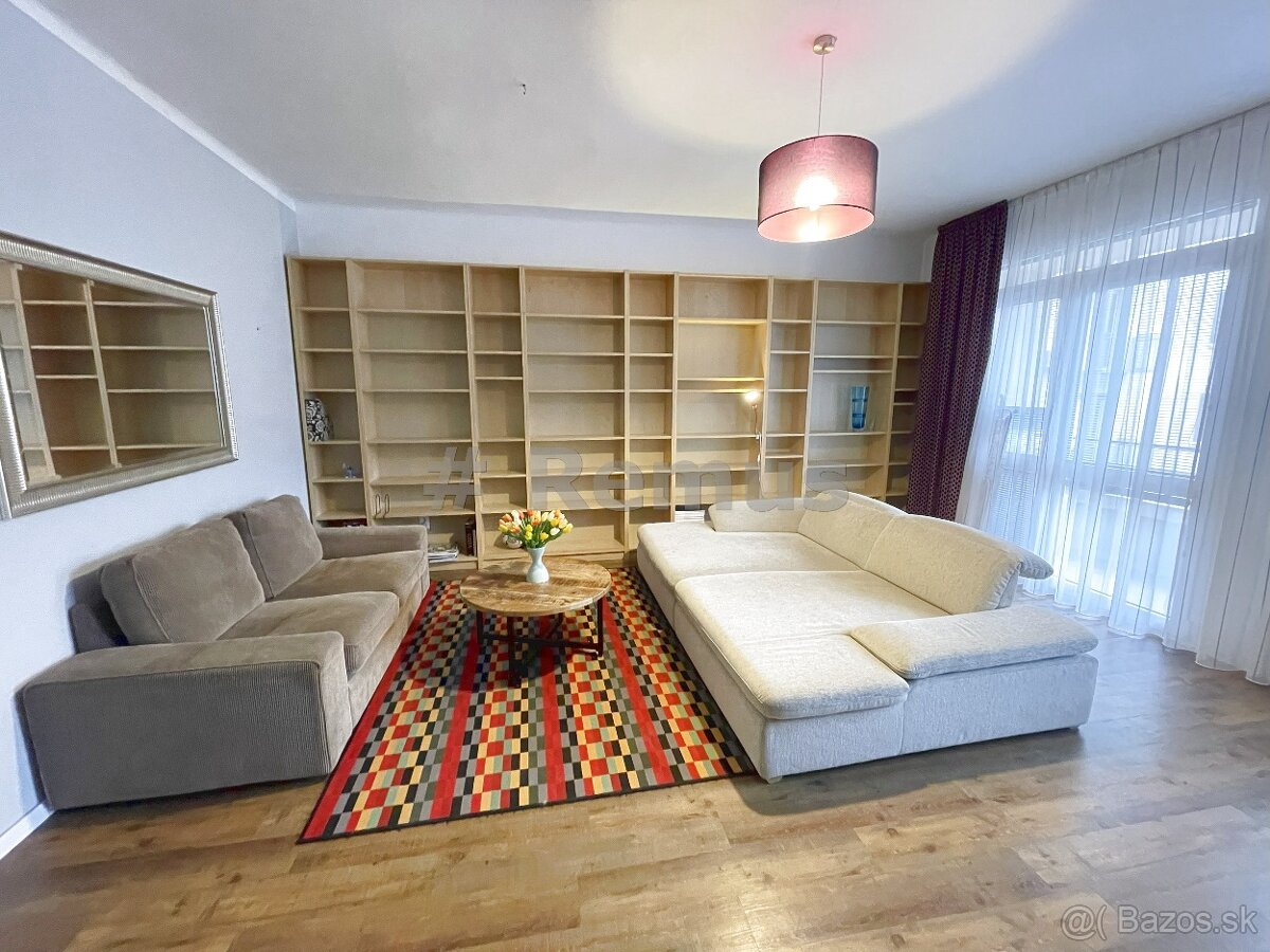 Nájom 3i byt, Krížna vnútroblok, Staré Mesto, 2 balkóny - 2