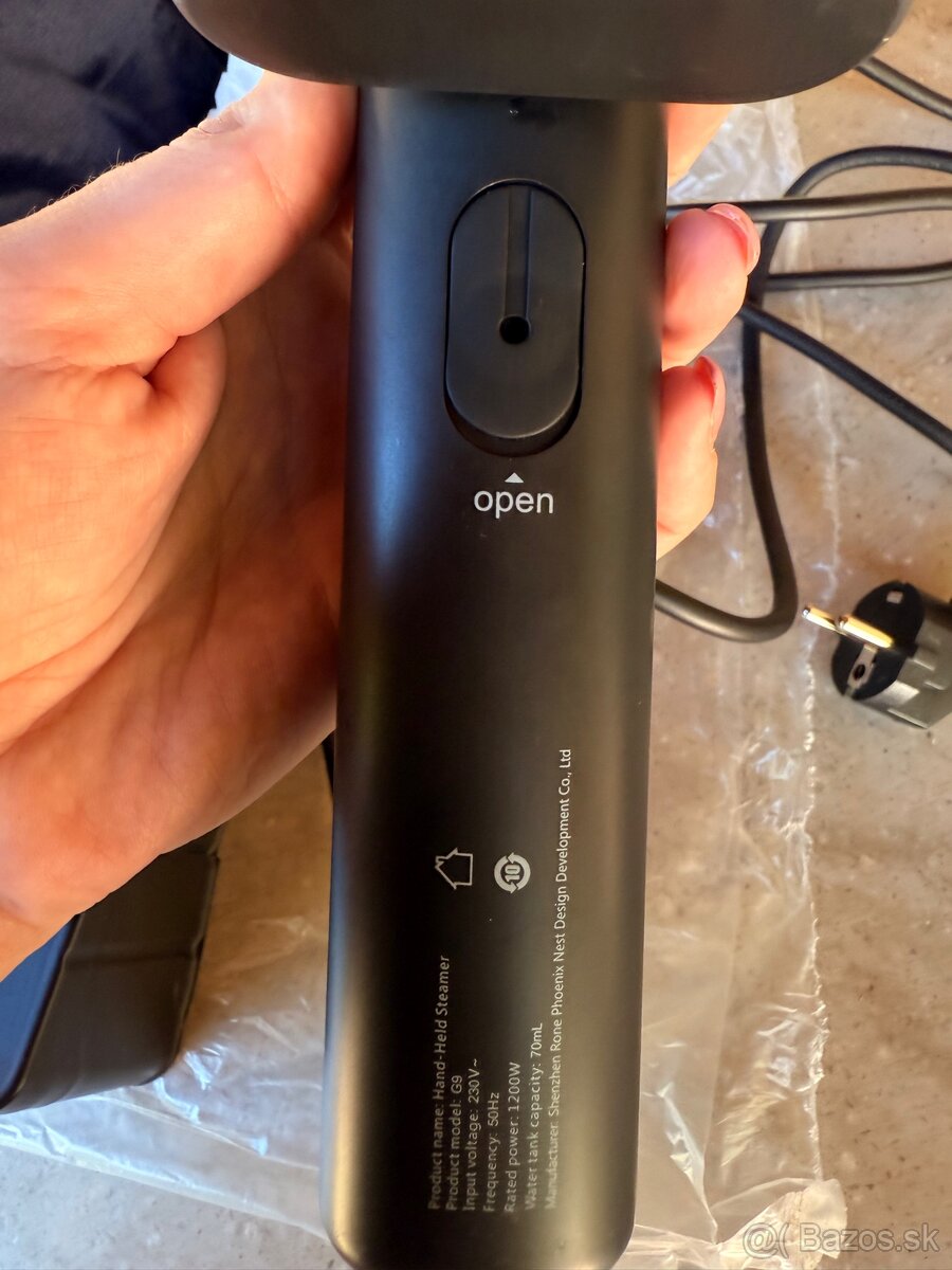 Ručný naparovač odevov - 2