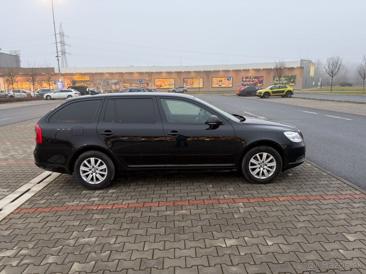 Škoda Octavia II 1.6 TDi 77kw navigace - 2
