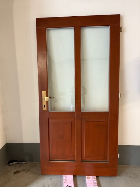 Predáme drevenné vchodové dvere - 2