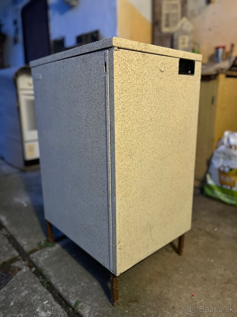 Oceľová skrinka - 2
