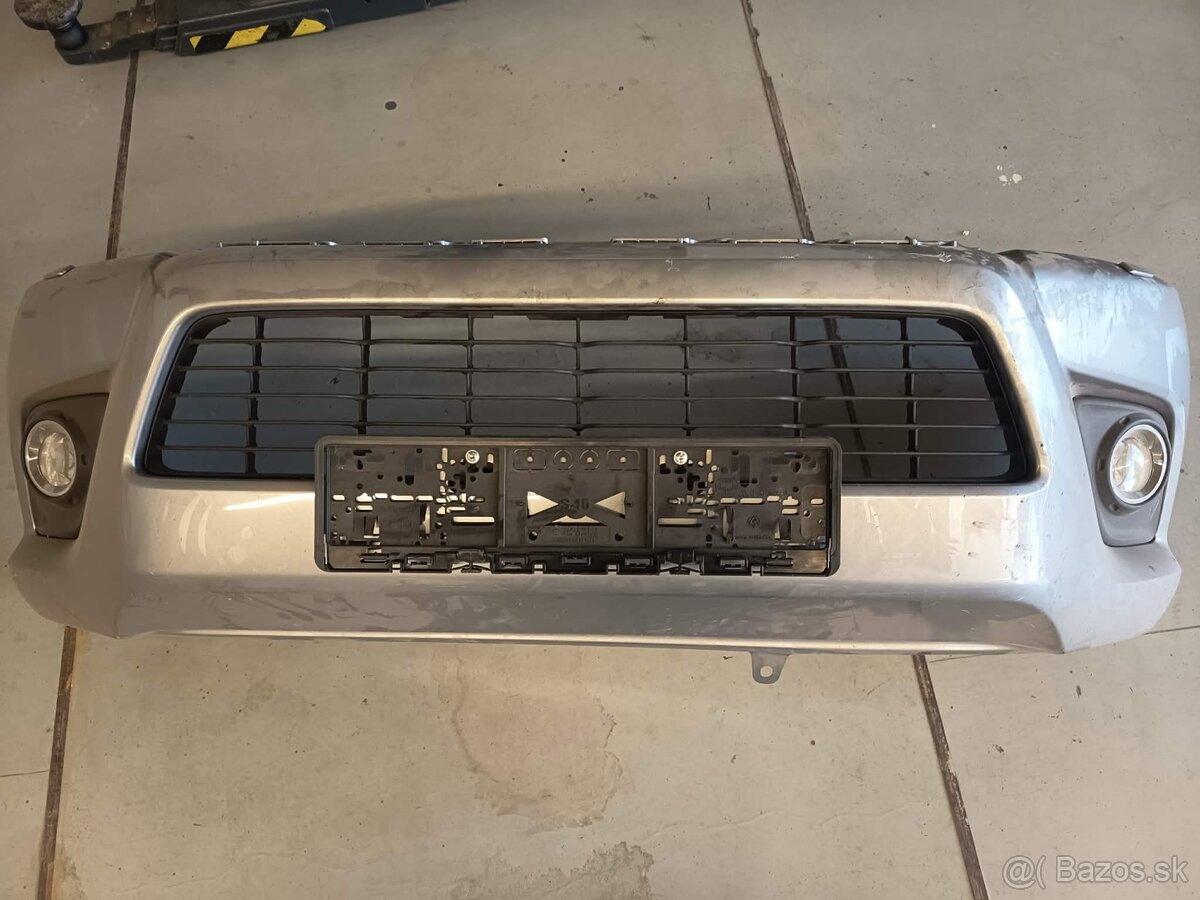 Predný nárazník Toyota Hilux - 2