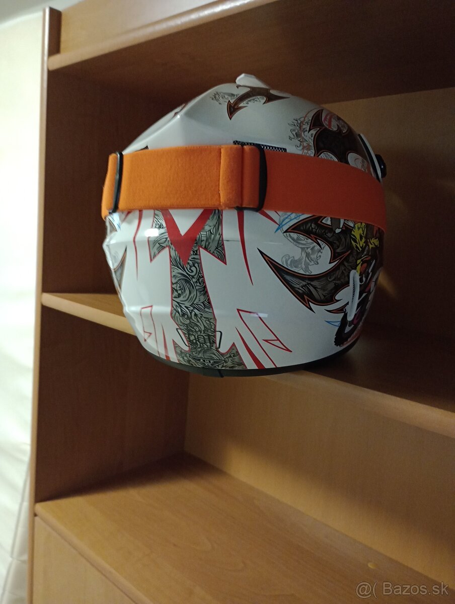Predám prilbu,helmu - 2