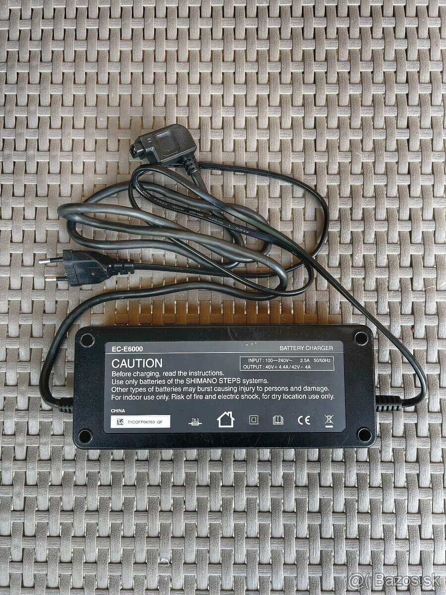 Nabíjačka Shimano EC-E6000 pre elektrobicykle - 2