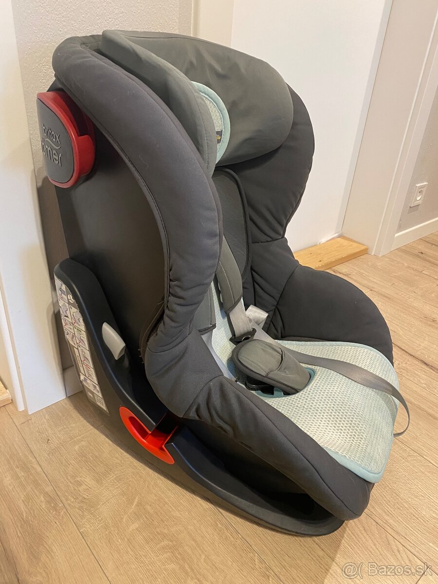 Predam autosedacku Britax Römer - 2