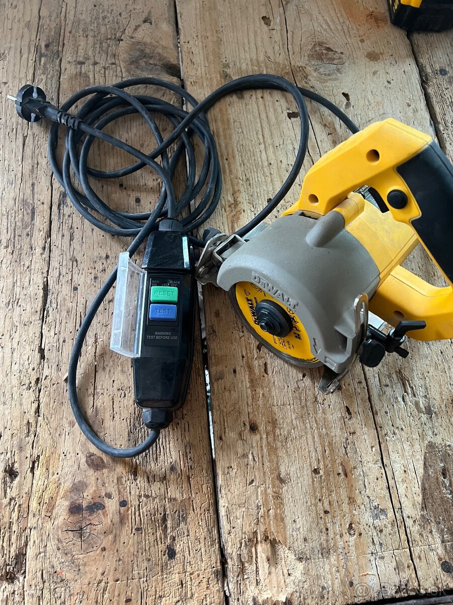 DWC410 DEWALT Rezacka na obklad - 2