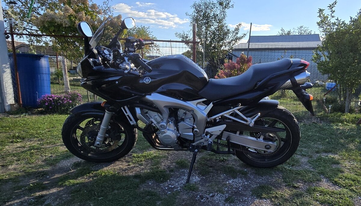 Yamaha FZ6S - 2
