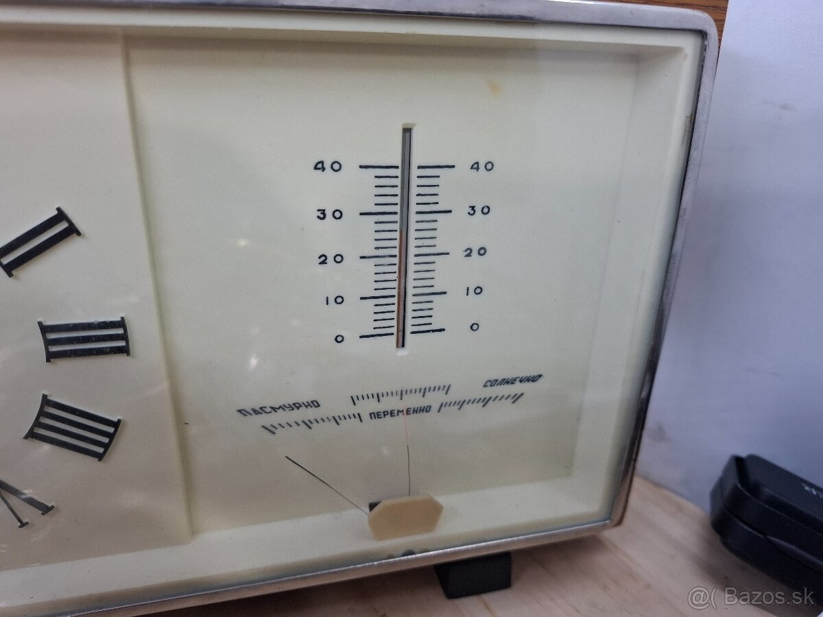 Predám funkčné hodiny MAJAK s barometrom a teplomerom 38 € - 2