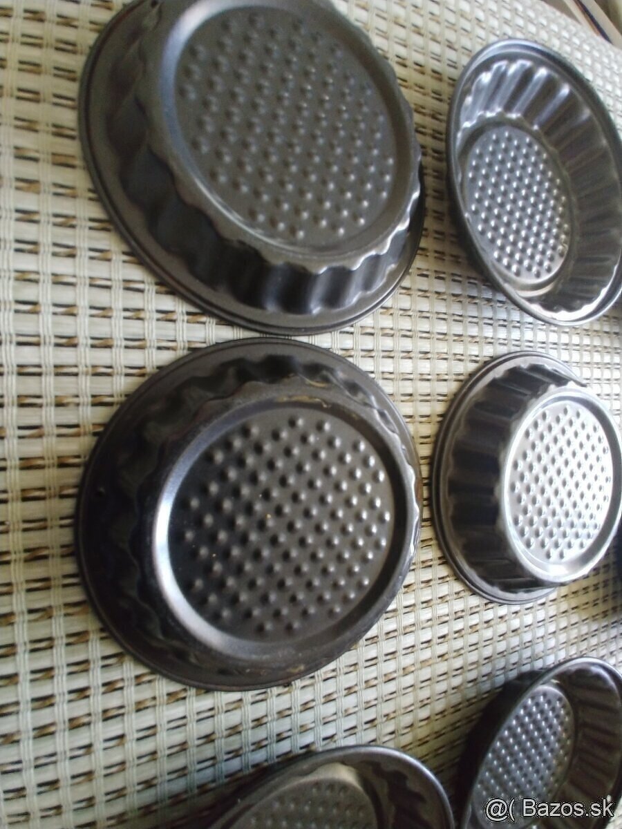 Formy na velke tartaletky, neprilnavy povrch, priemer 11.5cm - 2