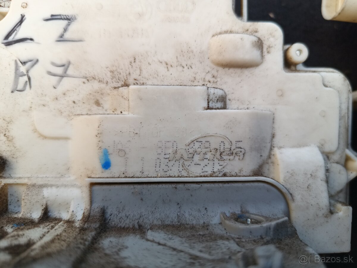 Zámok dverí audi a4 b7 - 2