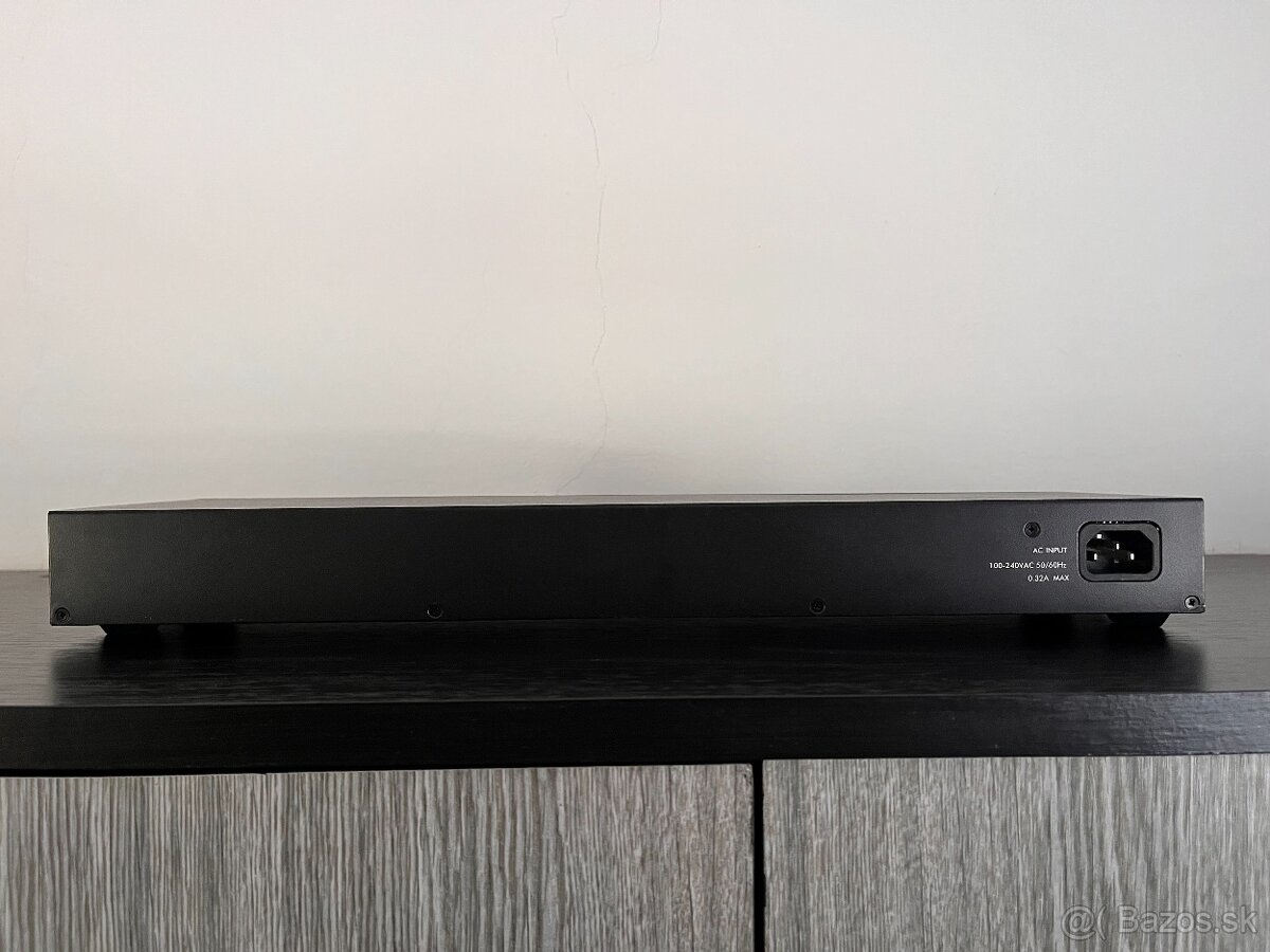 Predám Zyxel GS1900-24 (switch) - 2