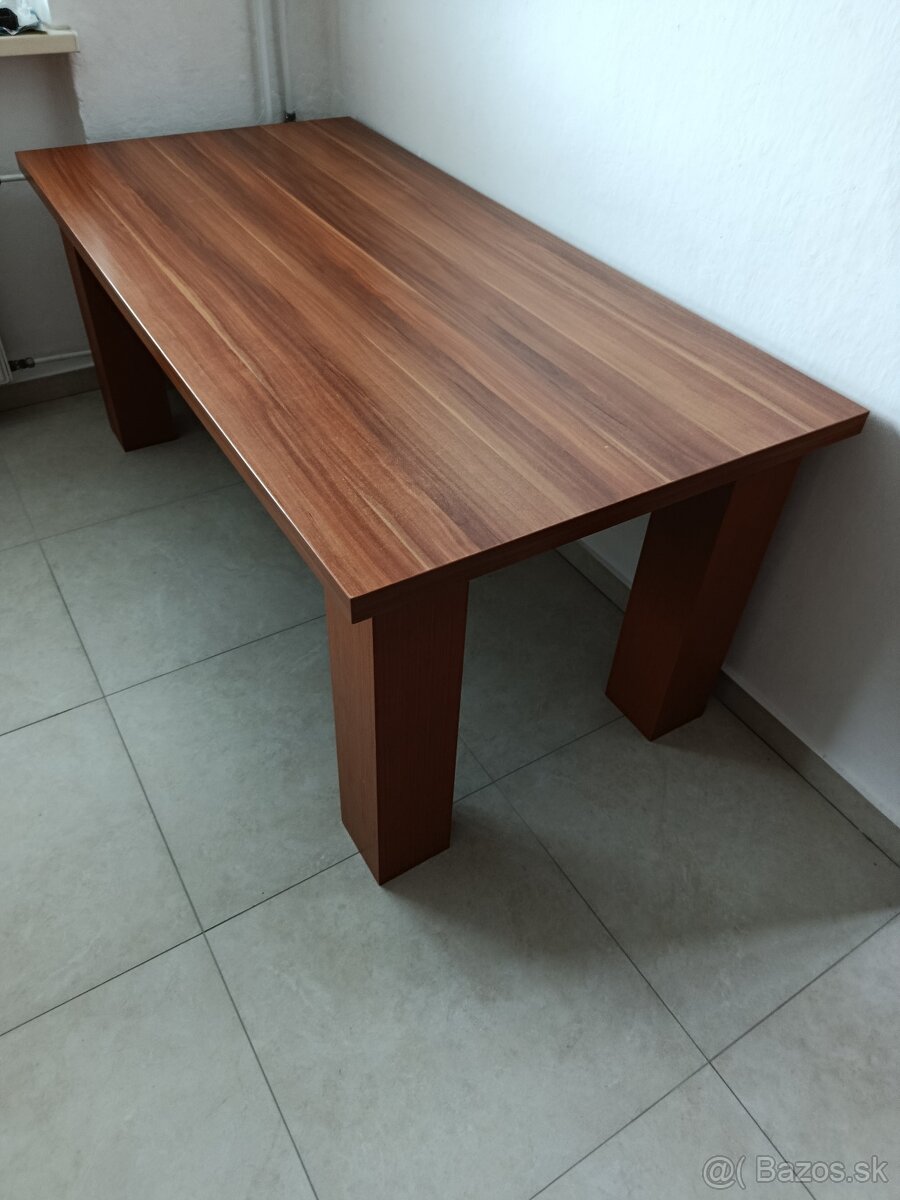 Kuchynský stôl - dá sa rozobrať - 2