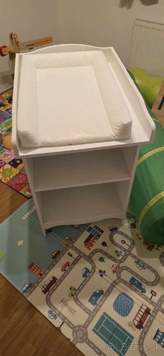 Prebaľovací pult - 2