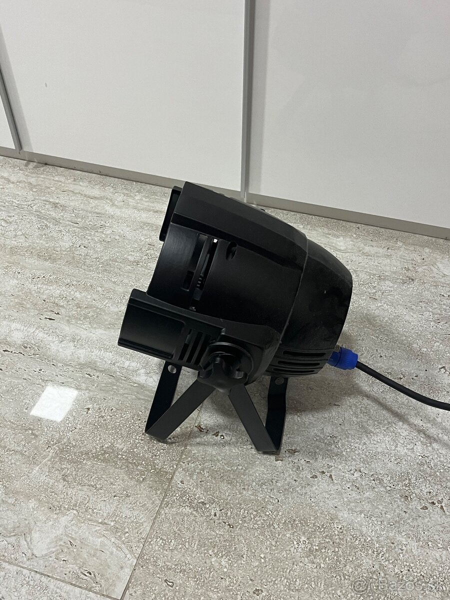 SVETLÁ - LED PAR RGBW 18x10W - 2