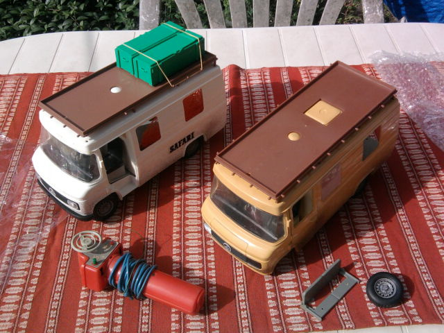 Staré Retro HRAČKY s káblovým ovládaním na baterie - 2