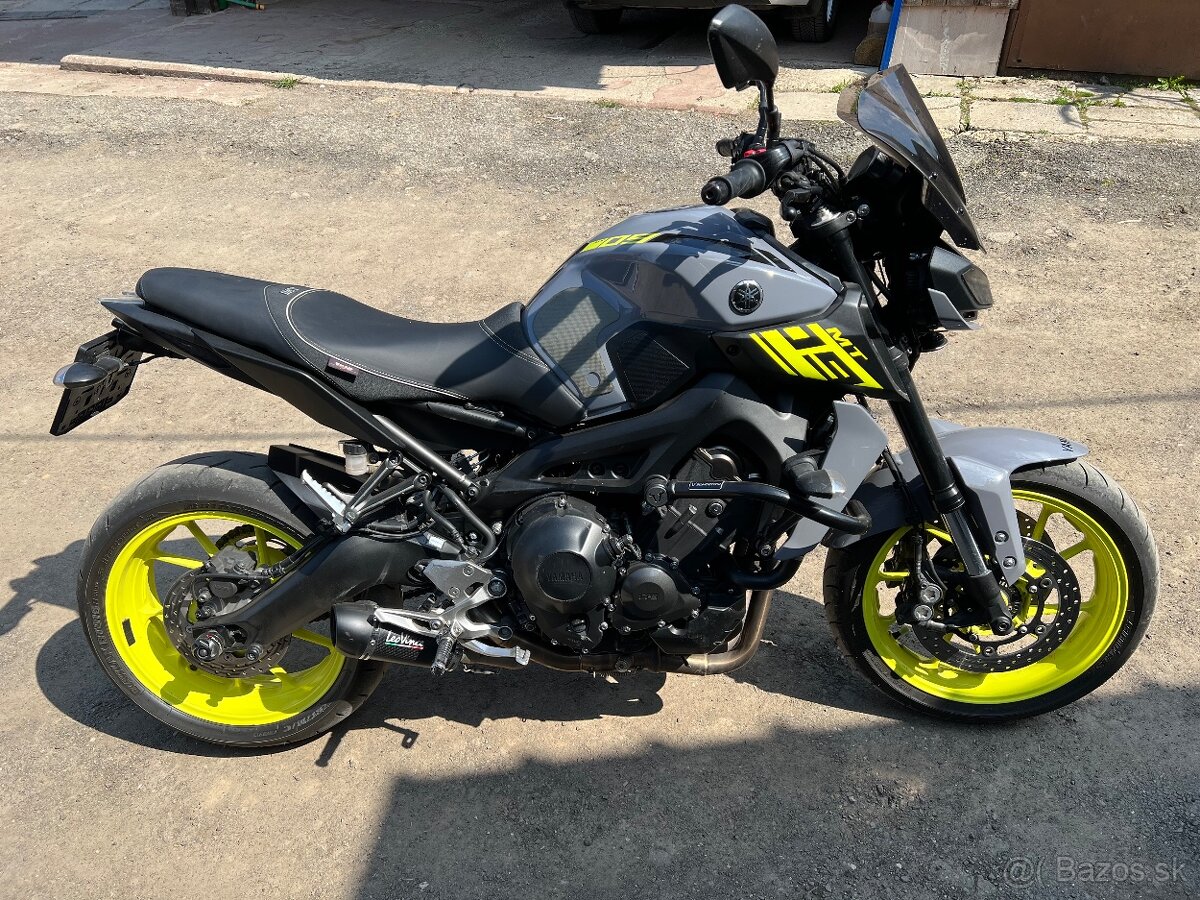 Yamaha MT09 - 2