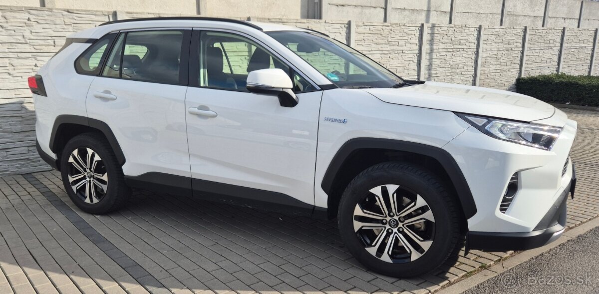 Toyota RAV4 Hybrid - 2