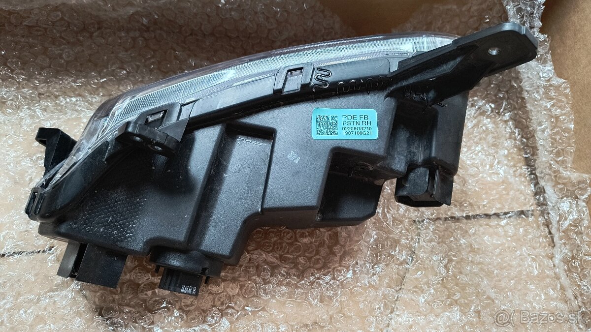 HYUNDAI i30 17- prava hmlovka - 2