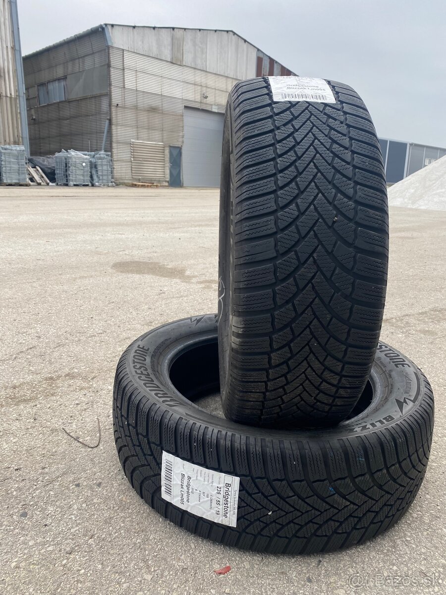 Bridgestone 235/55 R 19 celorocne - 2