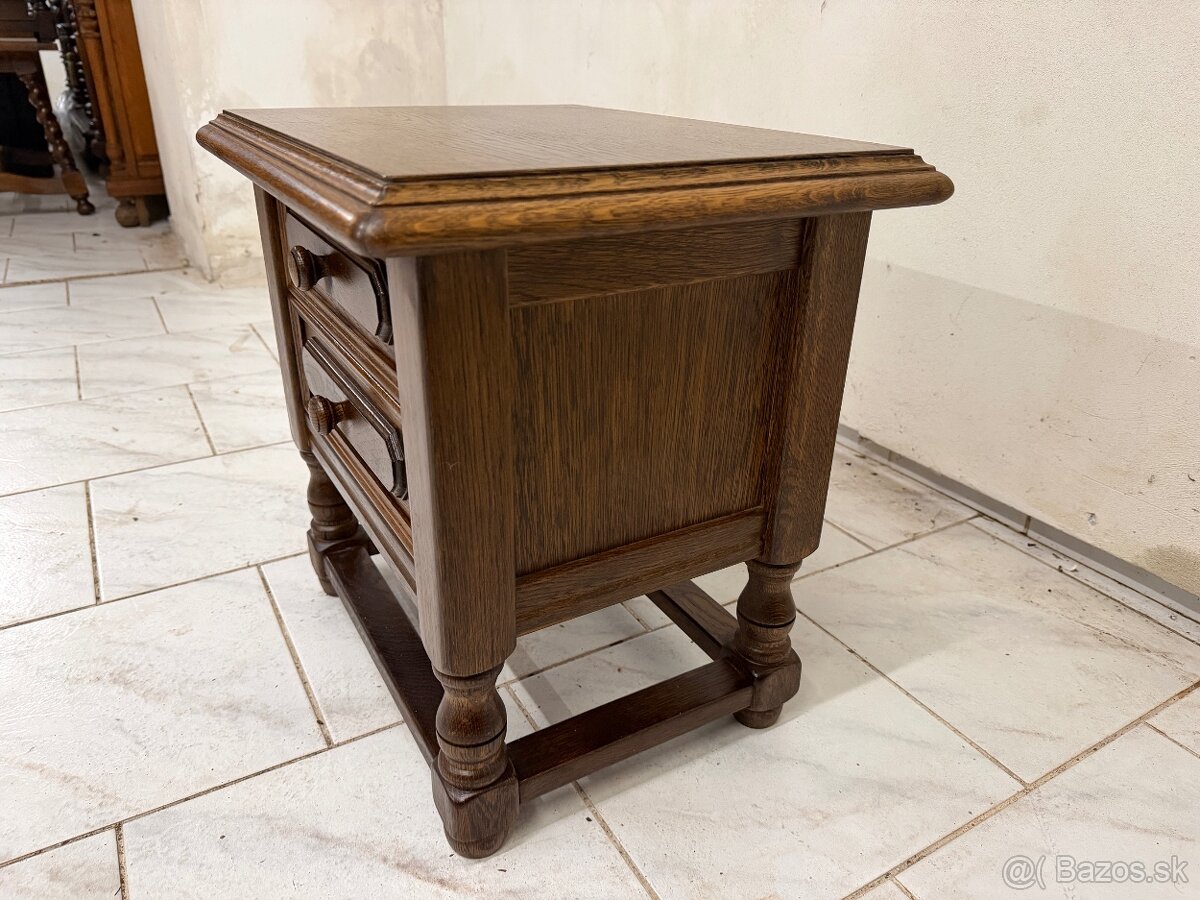 Starožitný malý odkládací stolek - 2