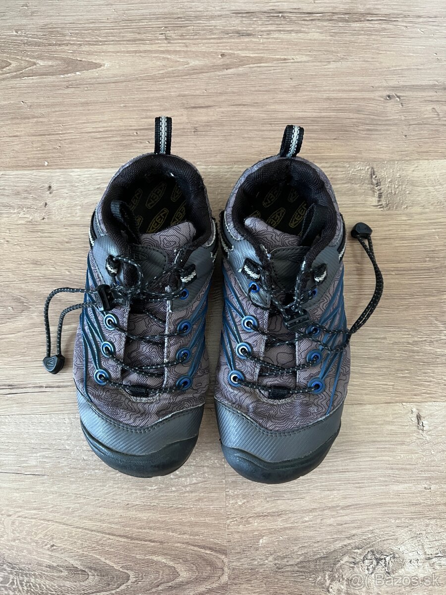 Krém tenisky a keen sandále - 2