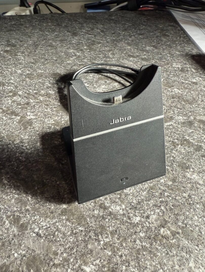 Nabíjací stojan Jabra E75 pre headsety – model DIV010 - 2
