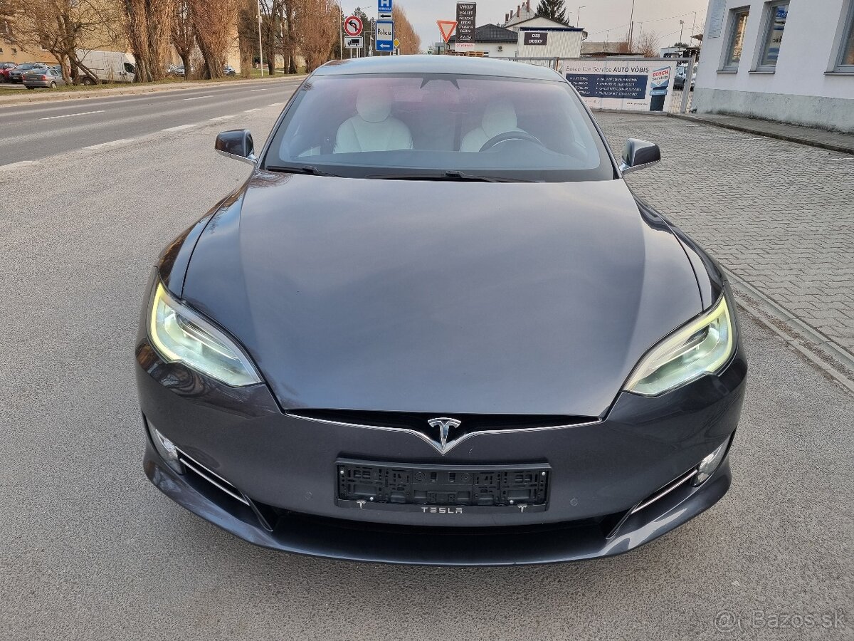===Tesla Model S 90D Free Supercharger=== - 2