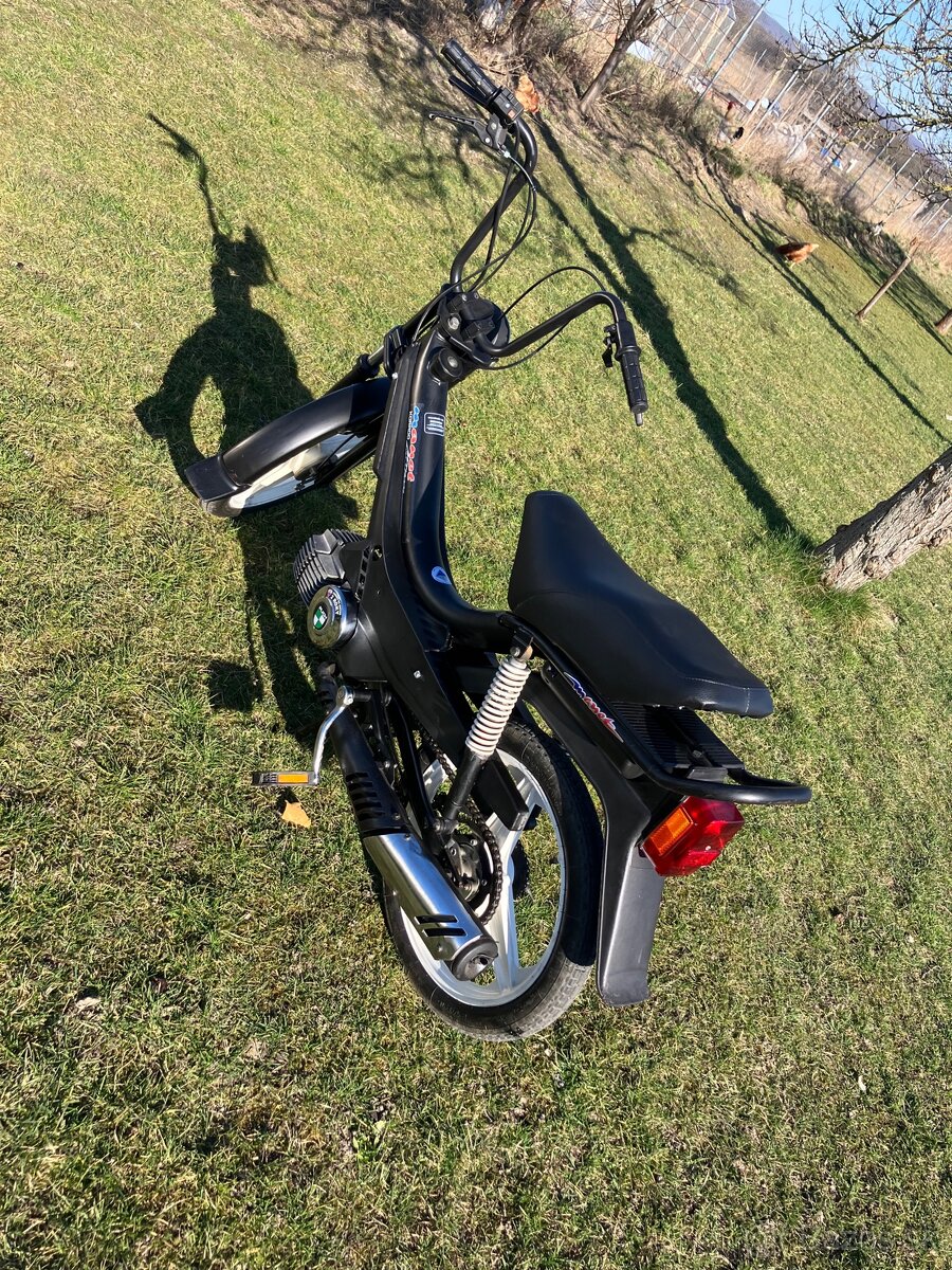 Predám Manet Korado čierne 216 - 2