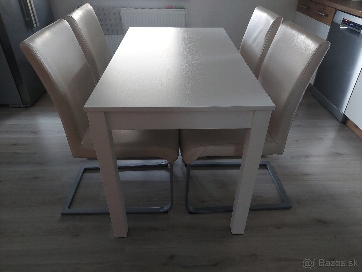Jedálenský stôl a stoličky - 2