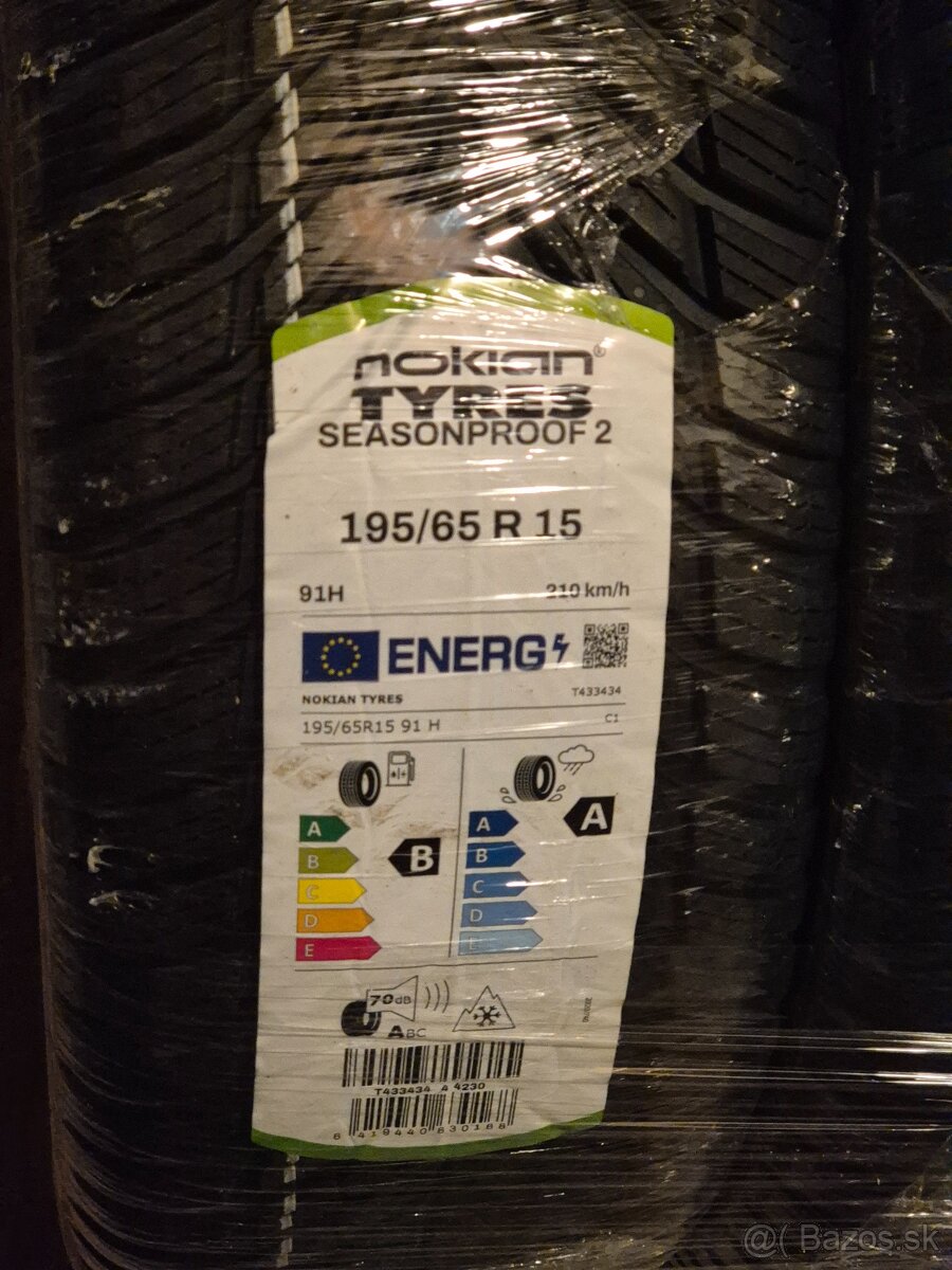 Celoročné pneumatiky Nokian 195/65 R15 - úpne nové - 2