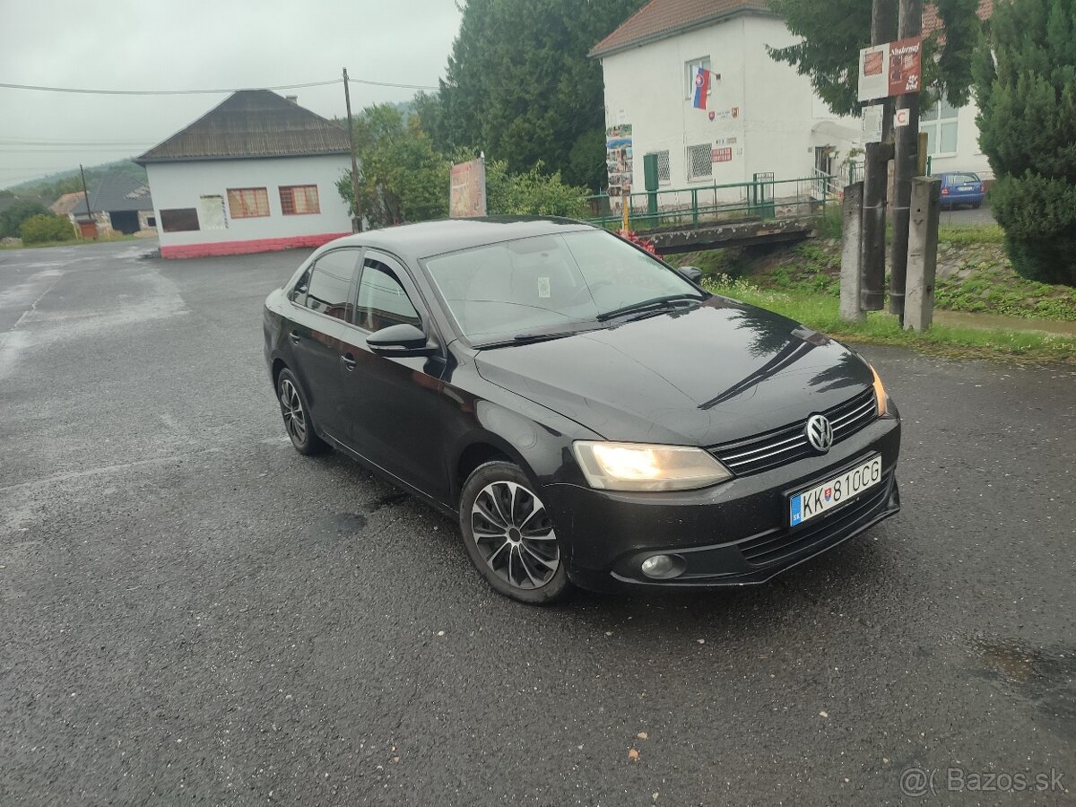 Predám Volkswagen Jetta 1.6tdi 77kw cormoline - 2