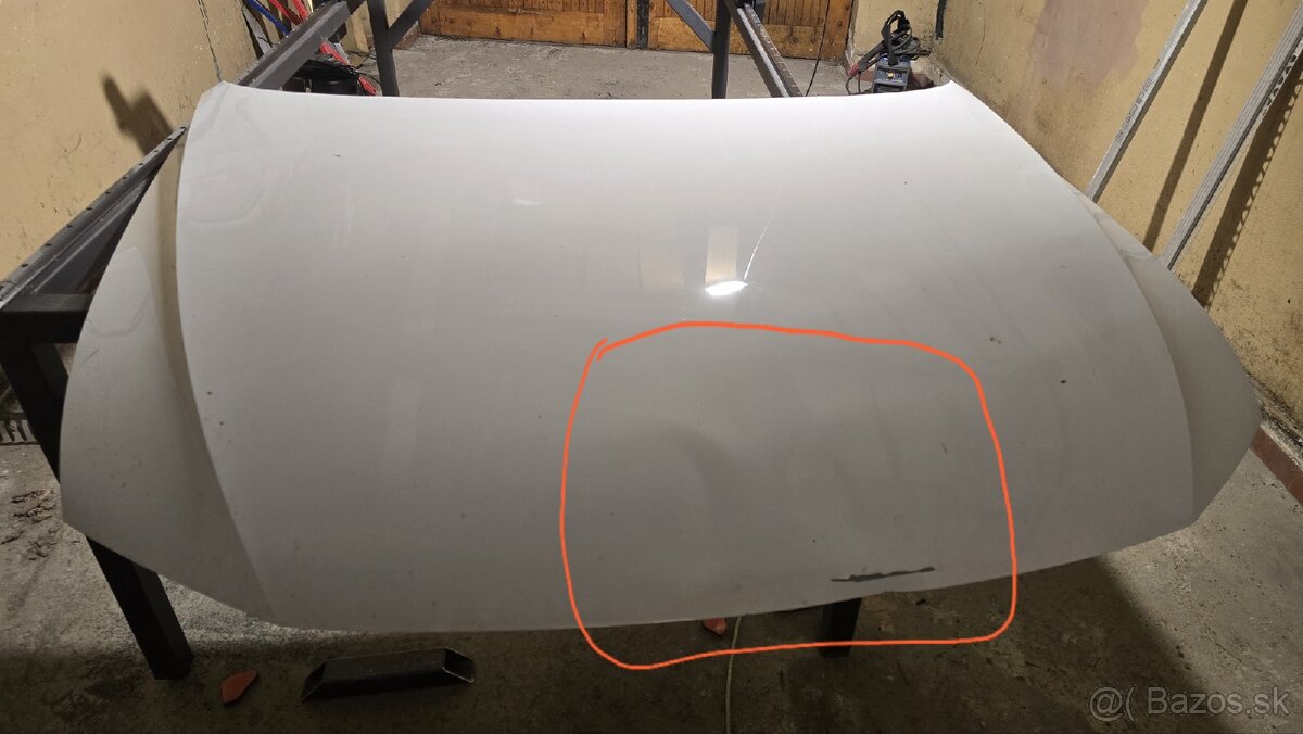Predám kapotu passat B8.5 - 2
