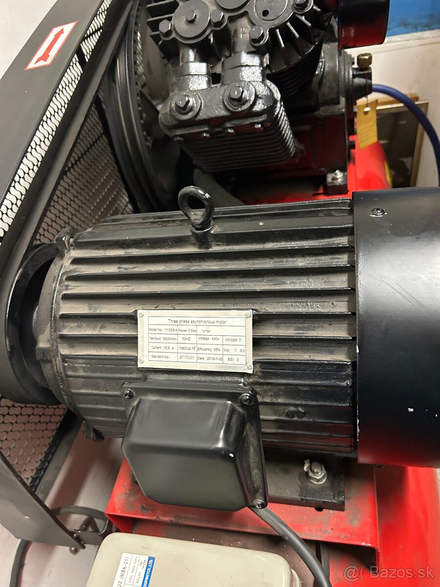 KOMPRESOR VZDUCHOVÝ - 2