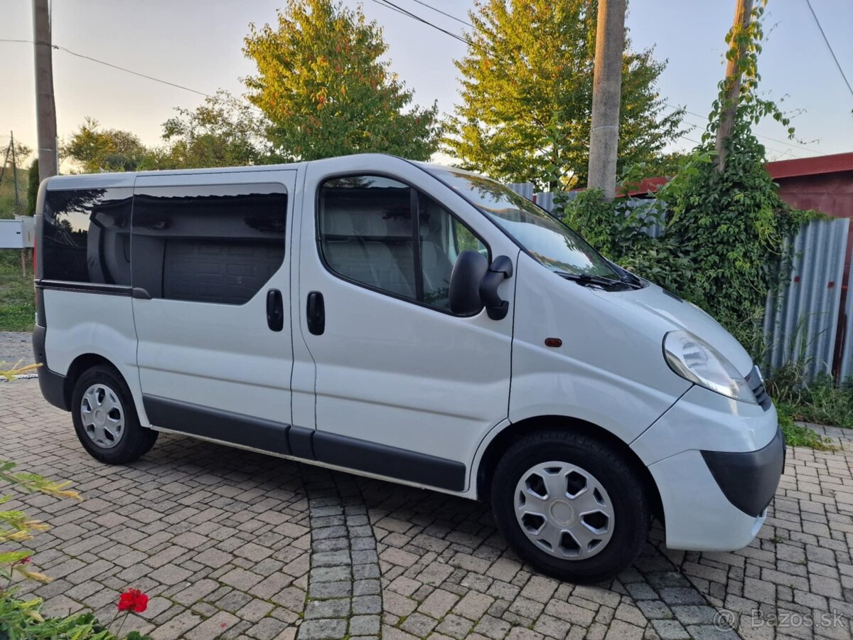 Opel vivaro - 2
