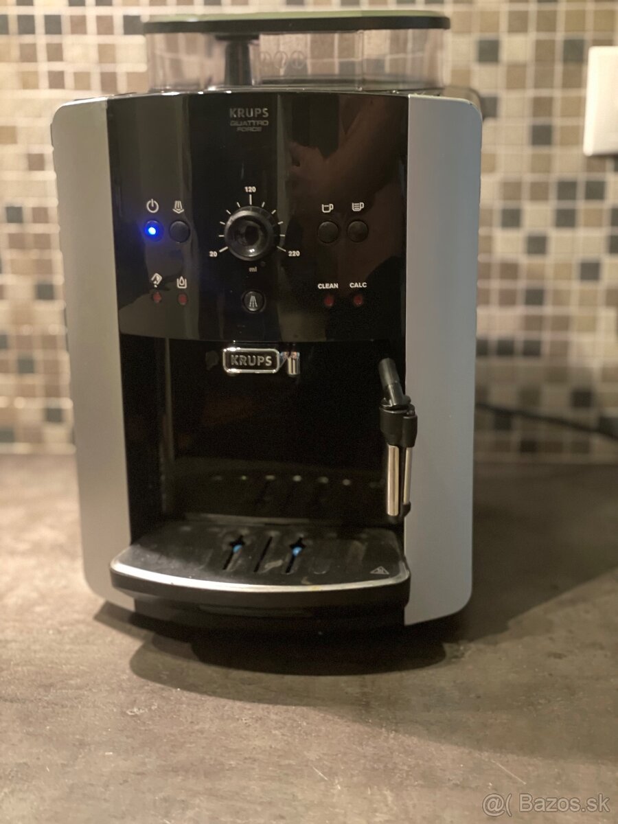 Kávovar Krups Quattro force EA81 - 2