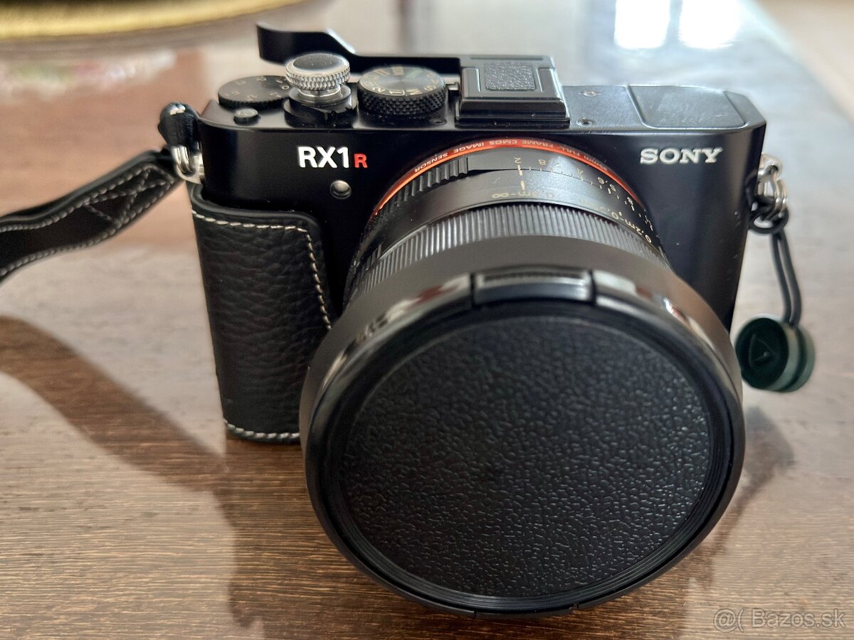 Predám Sony RX1R mII - 2