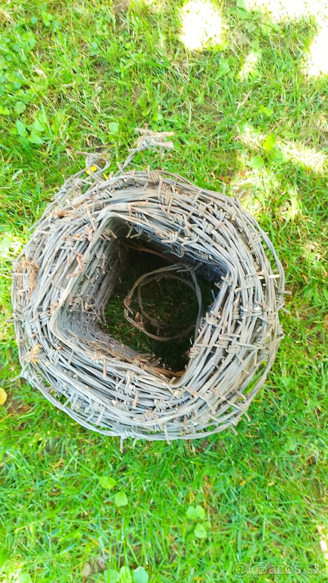 Ostnatý drôt - 2