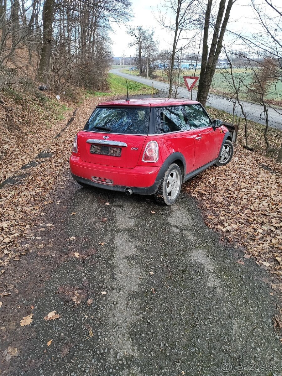 Mini Cooper 2011 1.6 benzín - 2