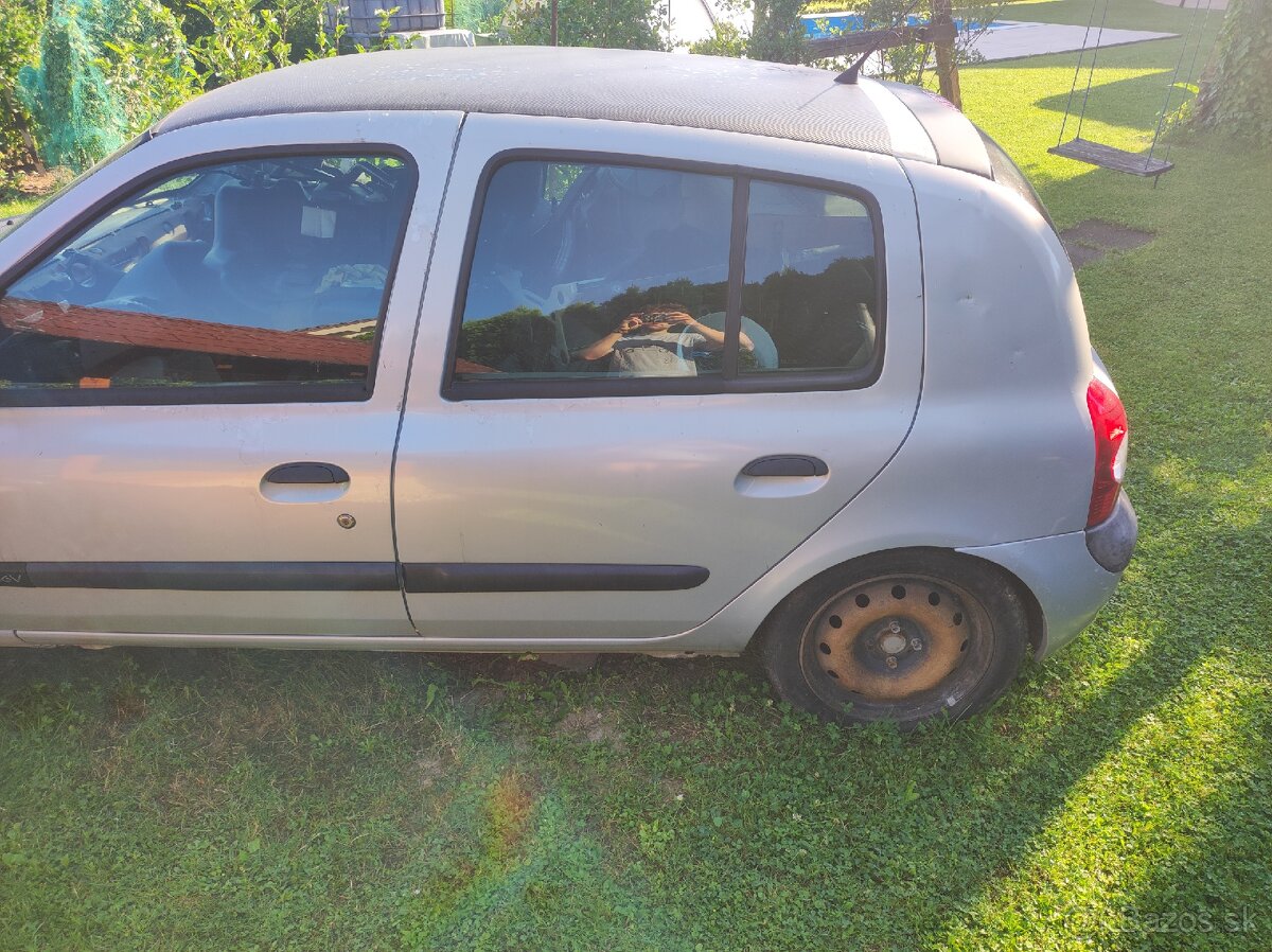 Rozpredám clio 2 - 2
