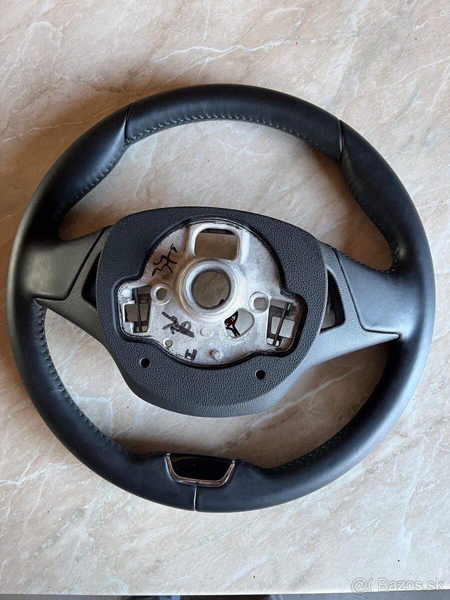 dvojramenny volant scala - 2