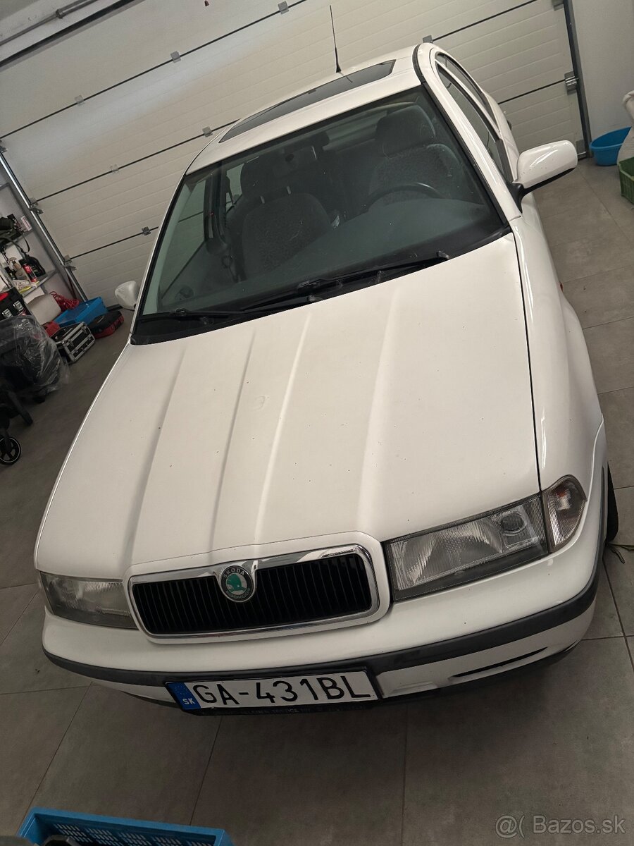 Škoda Octavia 1.6 benzín, automat - 2