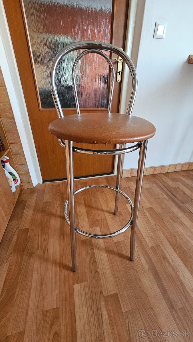 Vyvýšené barové stoličky - 2