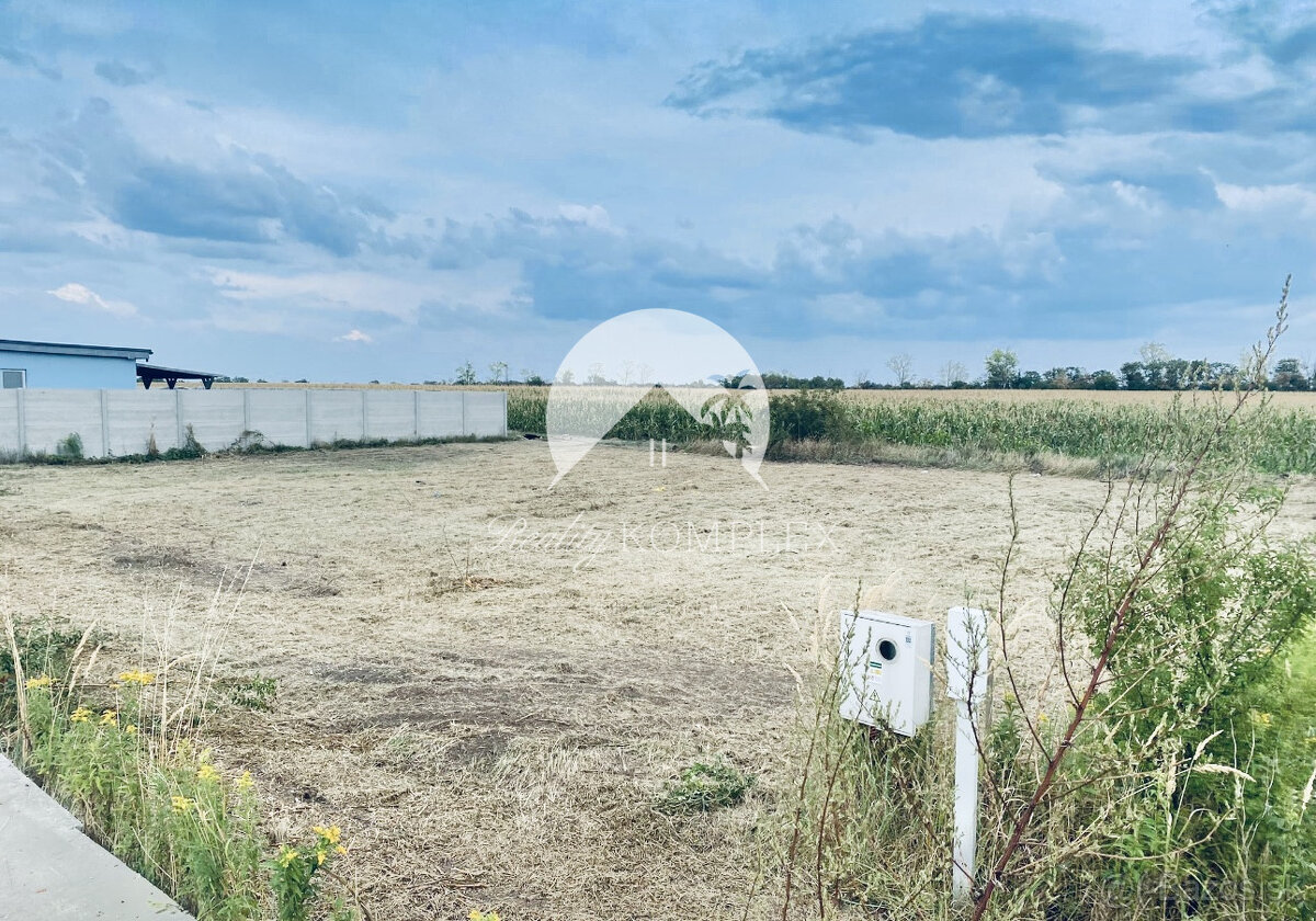 Reality KOMPLEX s.r.o., Vám ponúka predaj stavebný pozemok v - 2