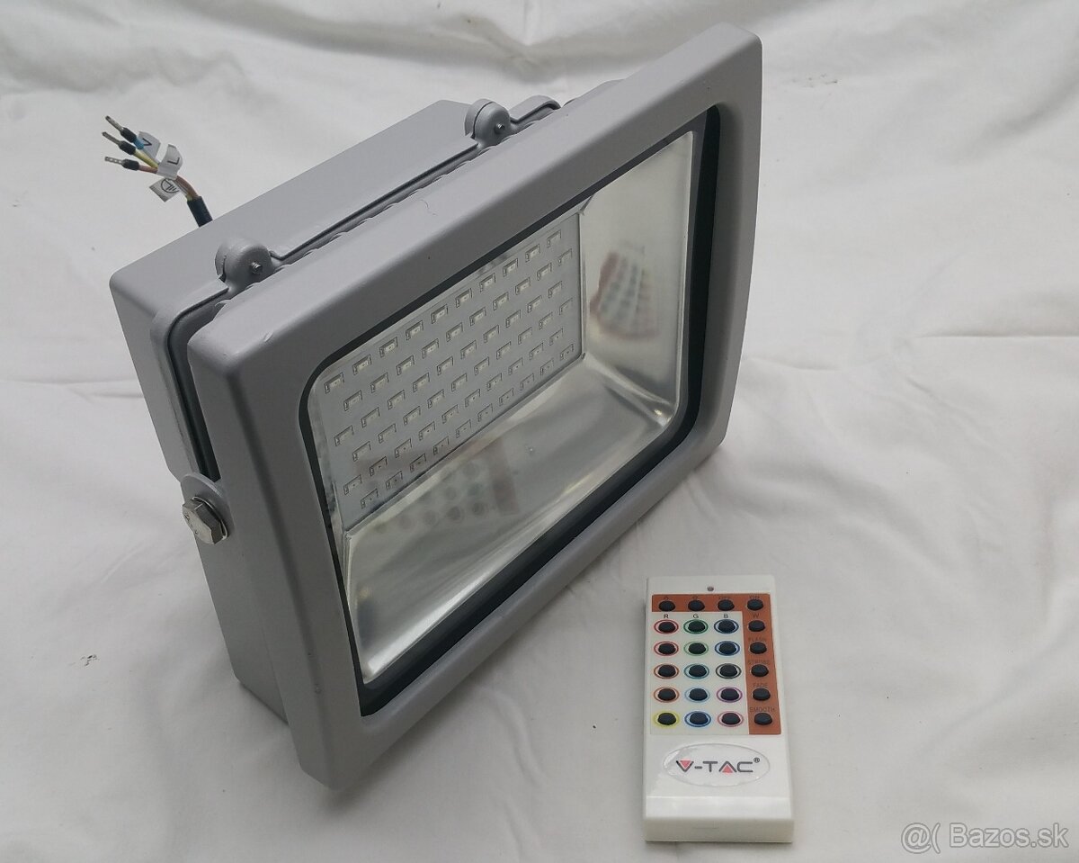 LED farebný RGB reflektor 30W s diaľkovým ovládaním - 2