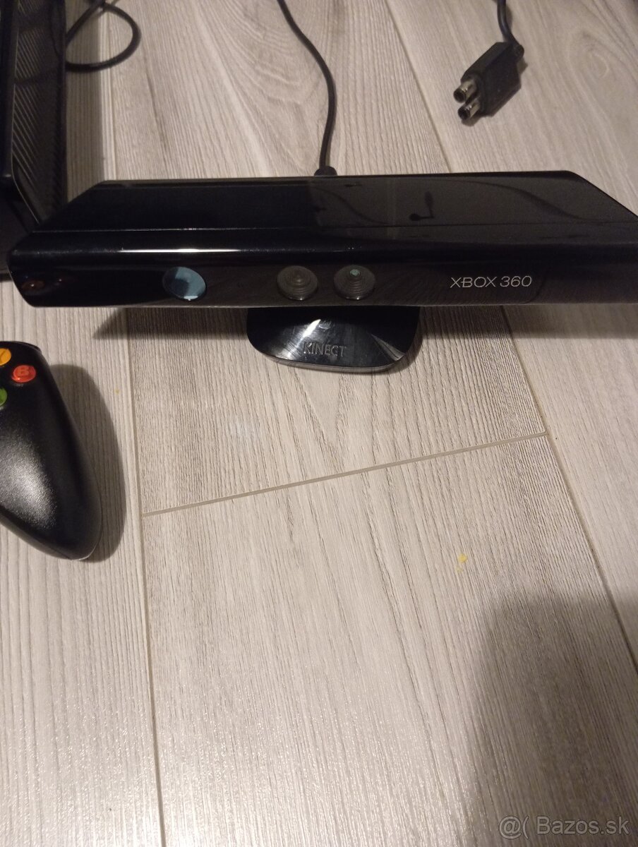 Predám Xbox 360, prislusenstvo a vela hier - - 2