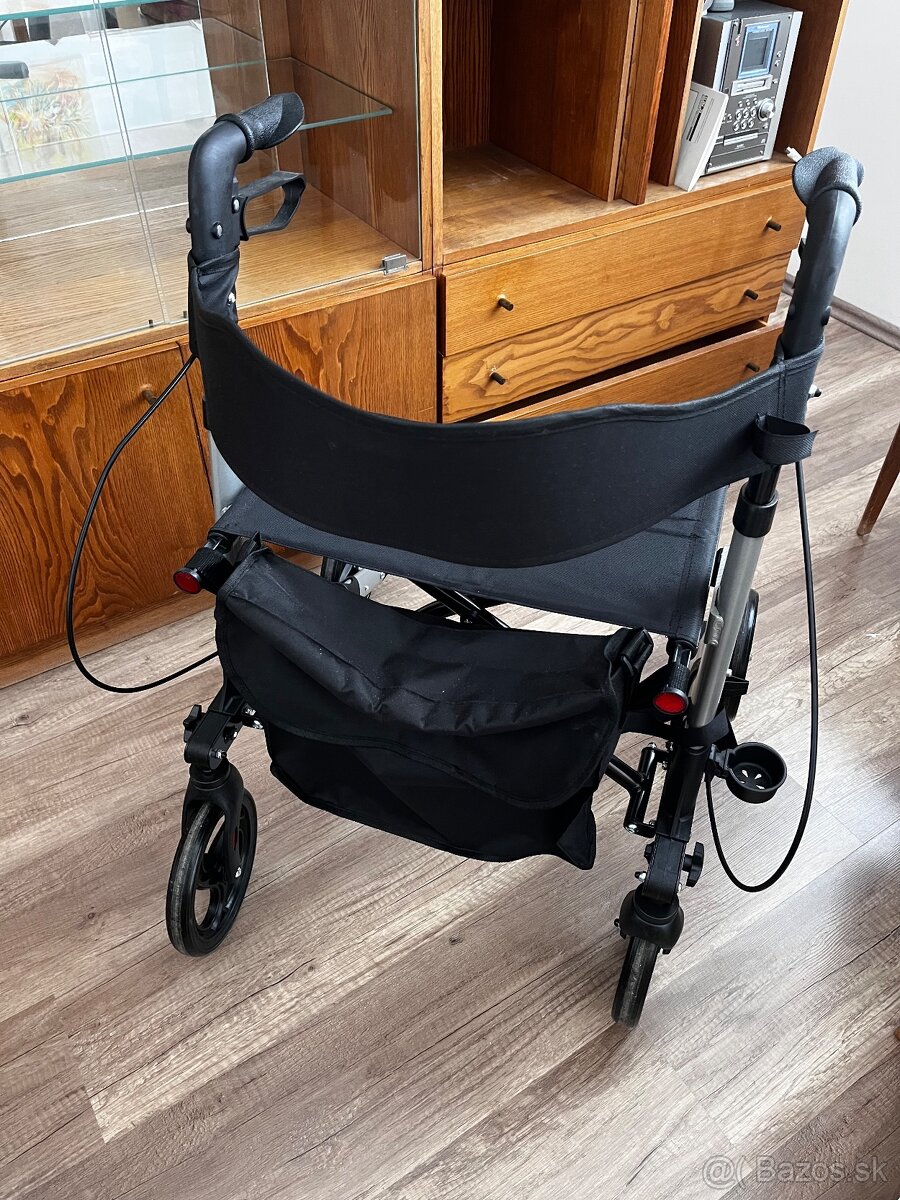 Chodítko pre seniorov - Bratislava - 2