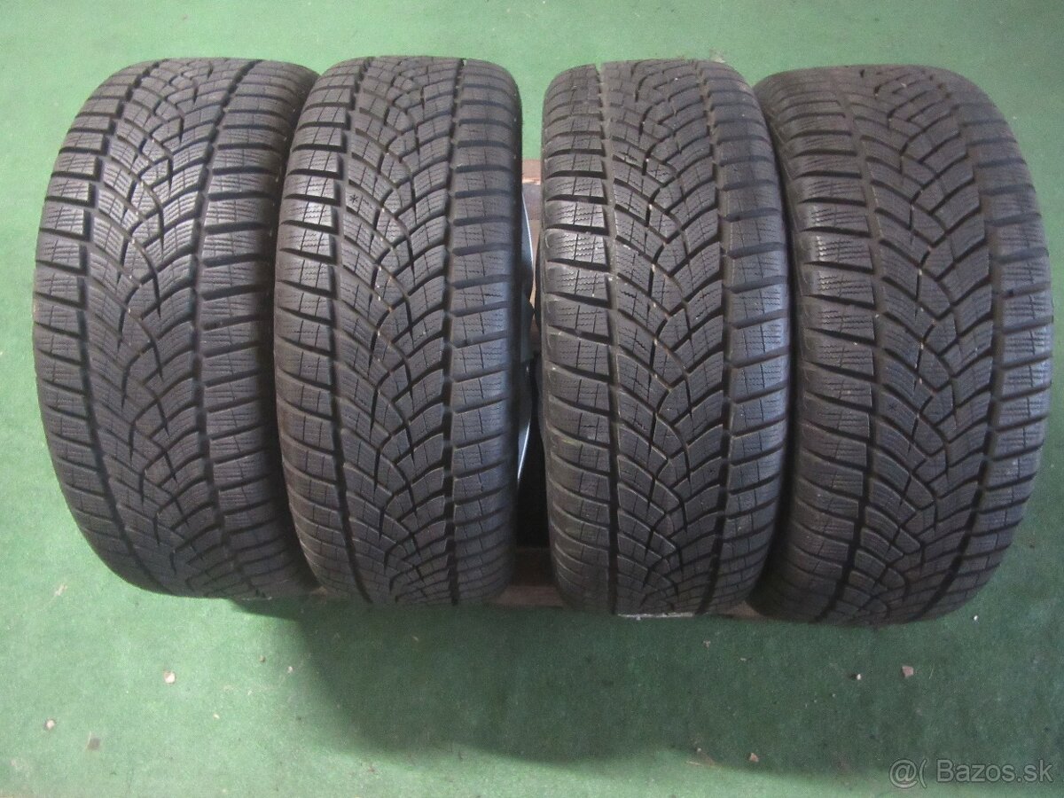R17 Zimná sada Dezent rozteč 5x100 215/45R17 goodyear - 2