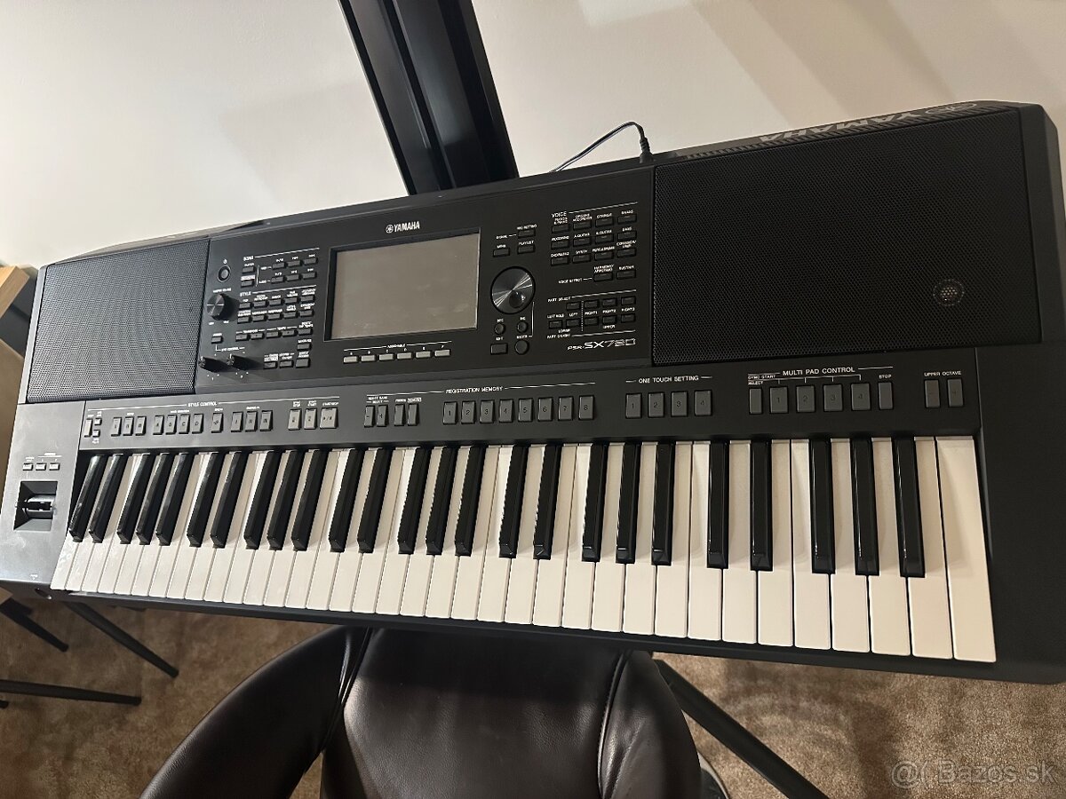 YAMAHA psr sx720 - 2